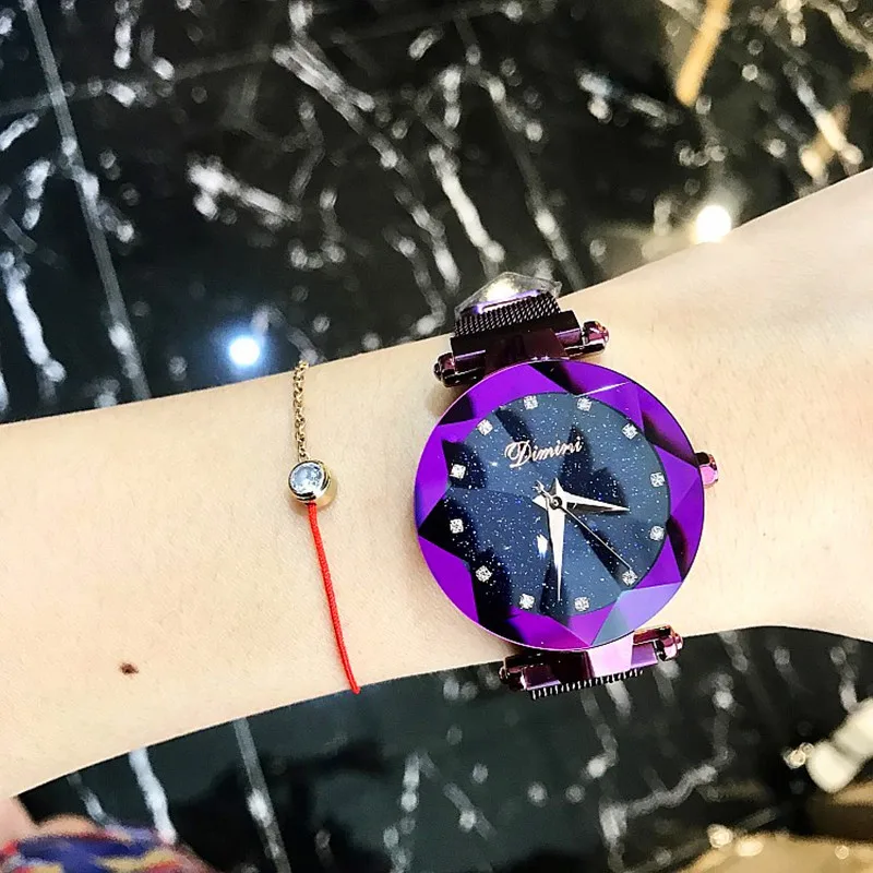 Женские кварцевые часы со звездами на магнитном ремешке