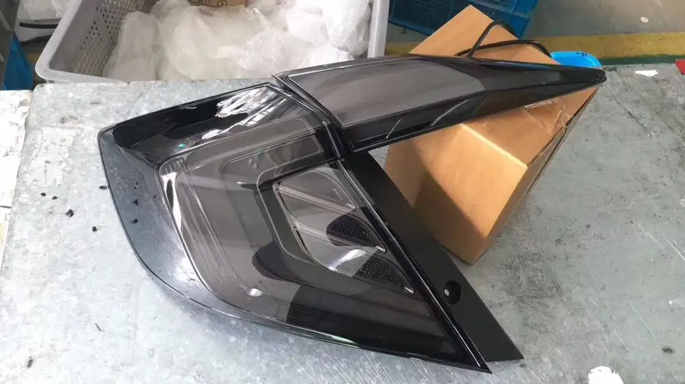 Для Honda Civic 10th Sedan 12V автомобильные задние фары Задний фонарь лампы поворота+ Реверсивный+ туман+ стоп-сигнал и подвижная лампа - Цвет: smoke