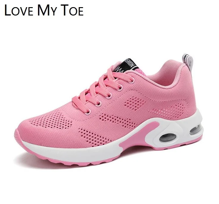 Весна Новинка 2020 года Повседневная дышащая обувь на танкетке из сетчатого