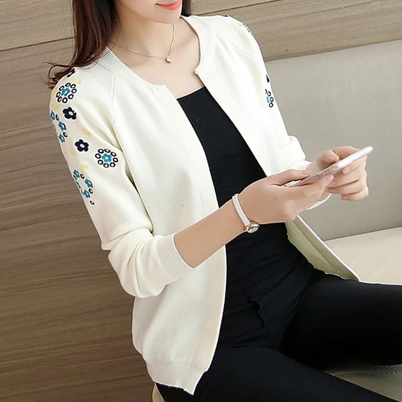 Sweater cardigan woman 2017 hot new knitted sweater women's thin coat female Korean spring and autumn |