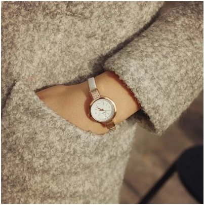 Korean original single retro golden female watch face roman shell small square dial black leather strap Buckle Fashion | Наручные часы