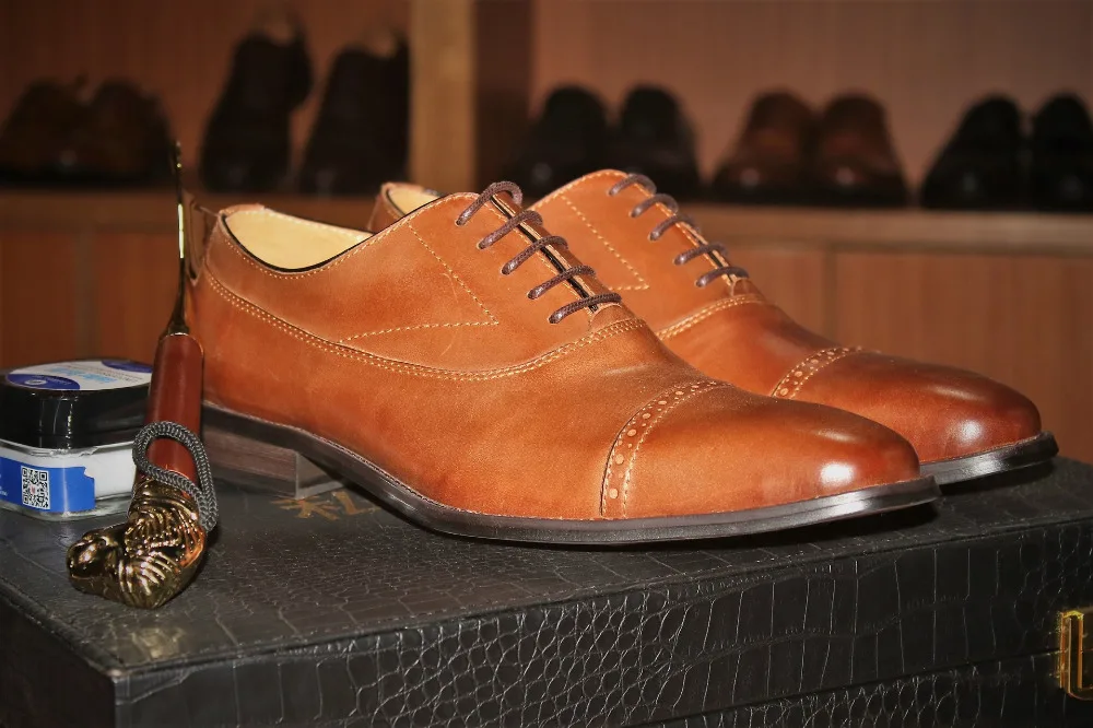 

Italy Mens Barque Leather Oxfords Shoes 2018 Lace up High Quality Fashion Man Wedding Party Prom Dress Oxfords Borgues Sapatos