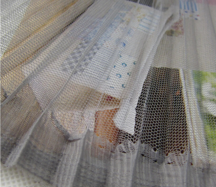 Плиссированная сетчатая кружевная ткань серебристо серого цвета ширина 5 м 155 см