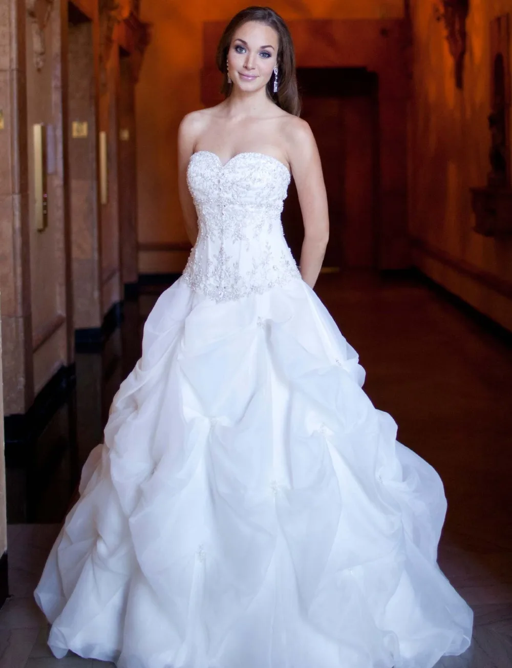 Luxury Sweetheart Beaded Organza Ruffle bridal Dresses New Fashion 2014 Women Bridal Gowns With Long Train | Свадьбы и торжества