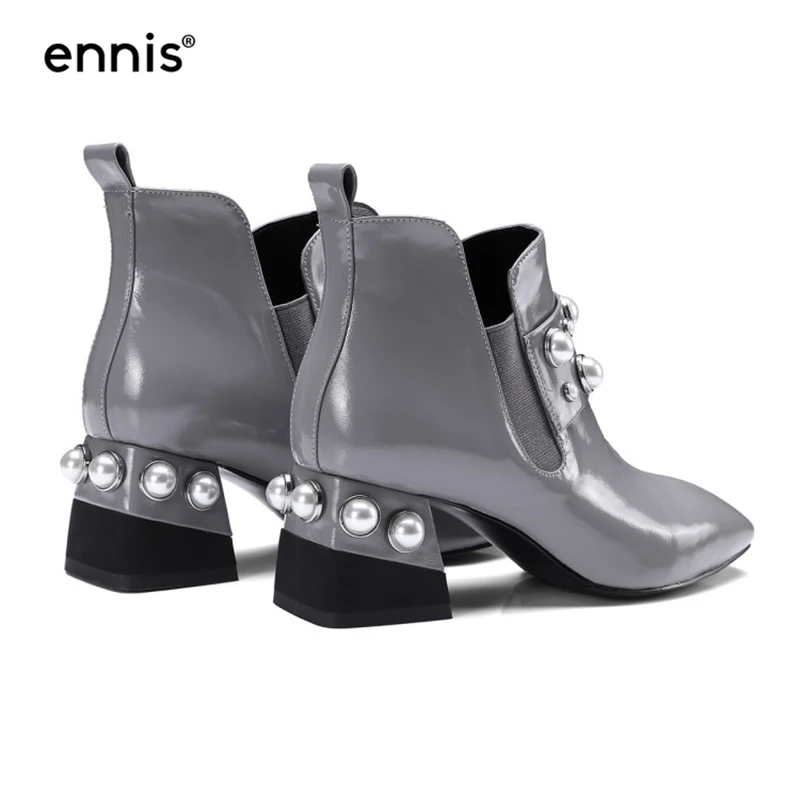 ENNIS/ г.; черные женские ботинки из лакированной кожи, Украшенные бусинами и жемчужинами; Дизайнерская обувь «Челси» с квадратным носком; эластичные короткие ботиночки; A7247