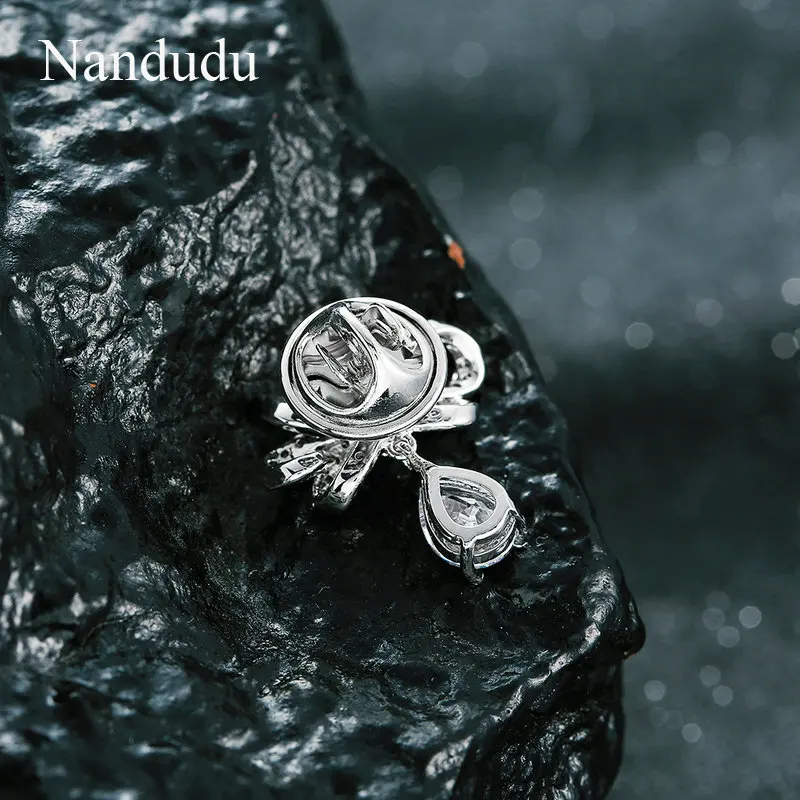 Nandudu Shinning AAA CZ Zircon Bowknot Brooch Pin for Women Scarf Costume Cuff Sparkling Rhinestone Bow Brooches Coat X339 | Украшения и