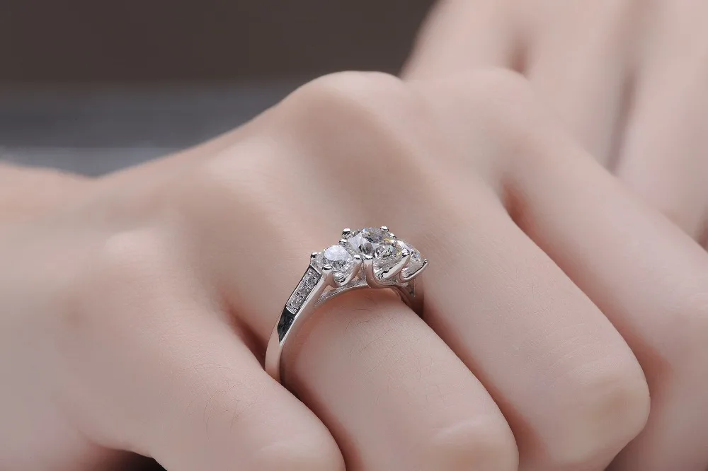 Кольцо из белого золота 925 пробы с круглым моиссанитом Starry Bright 1,7 карата, подтвержденным тестом, с гарантией на свадьбу.