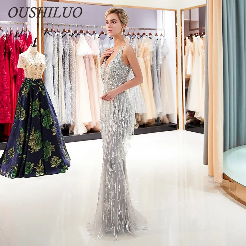 Сексуальное вечернее платье русалки с v образным вырезом и открытой спиной серое