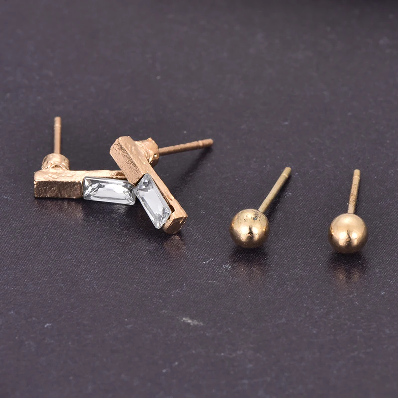 Серьги-гвоздики Женские квадратные с кристаллами и искусственным жемчугом |