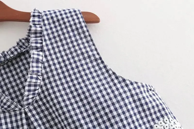 2018 women sweet sleeveless ruffles back v plaid vest blouse office shirt hem hollow out embroidery femininas blusas tops LS2320 |
