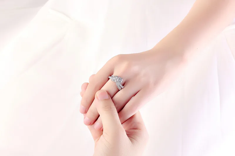 Подлинное высококачественное роскошное кольцо с бантом имитирующее Moissanite