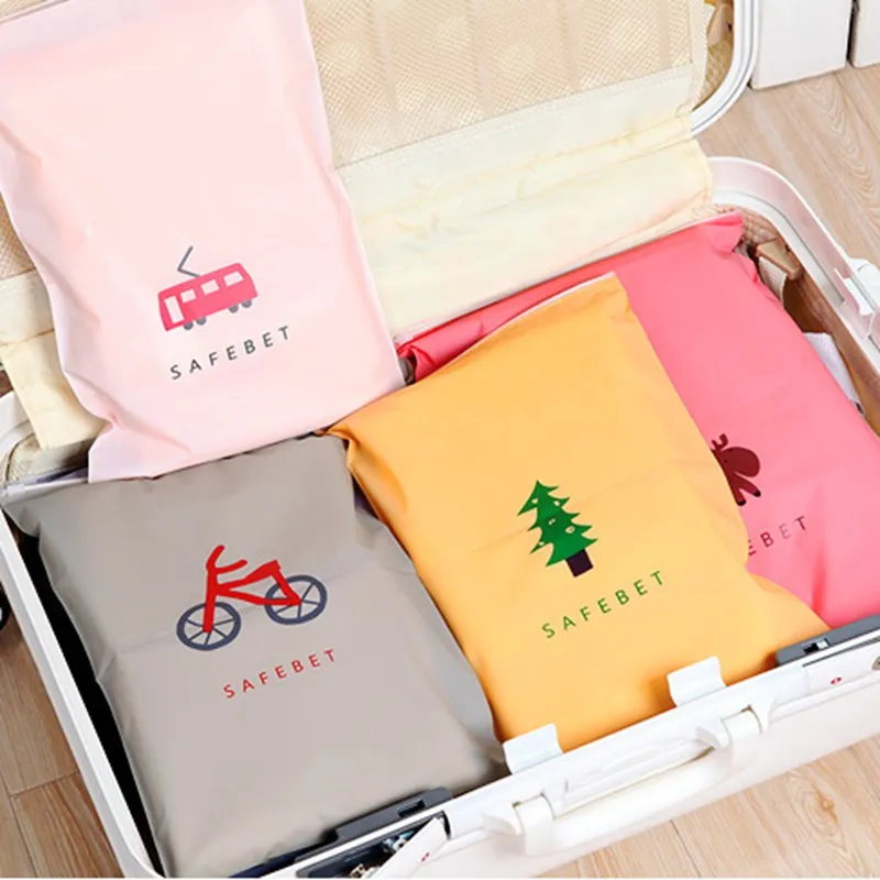 Маленькая косметичка с лосем дорожная сумка на молнии переносная для хранения