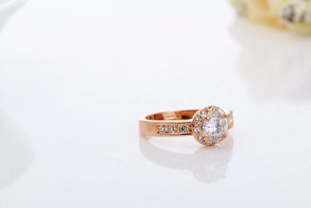 Кольцо обручальное с фианитом розовое/розовое золото кристаллами|ring women|with stonesring