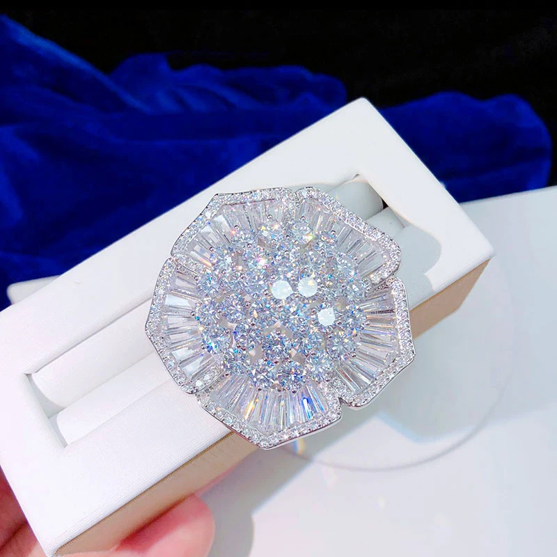 Version coreana del lujoso broche de circon broche de mujer, abrigo de sueter con colgante de doble uso