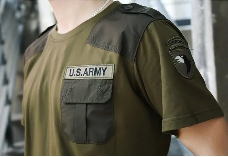 Мужская хлопковая камуфляжная футболка с круглым вырезом в помещении стиле