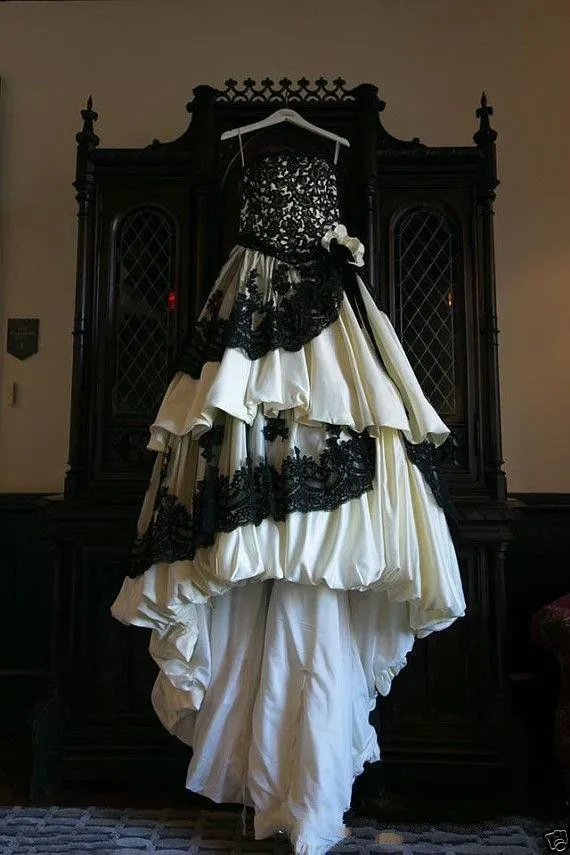 Женское атласное готическое свадебное платье с открытыми плечами длинное