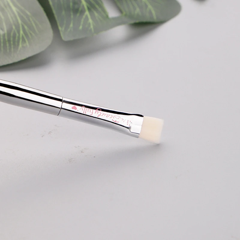 It Cosmetic Flat Eyebrow Brush Silver Chromed Synthetic Eye Brow Lip Makeup Brush