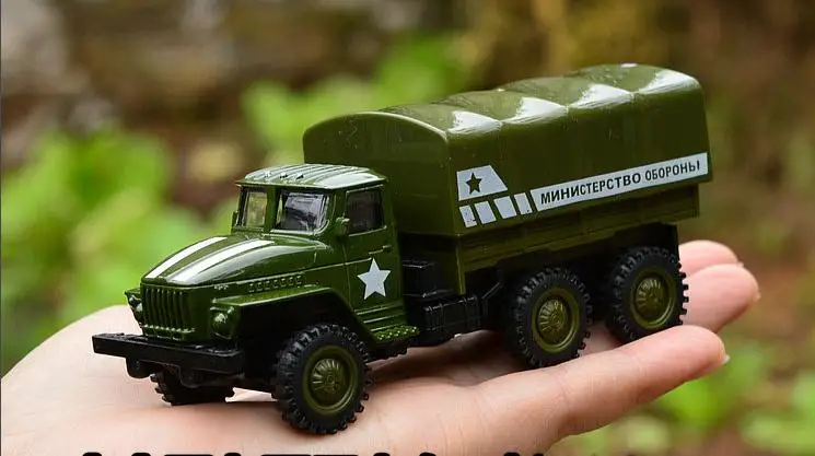 1: 64 сплав оттяните назад военная модель автомобиля, высокая симуляция военный грузовик игрушка, металлические литья, игрушечный автомобиль