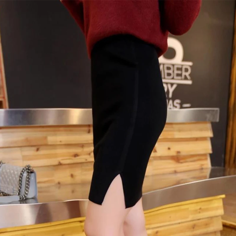 

2017 Spring and Autumn New Korean version of the split-built body package hip skirt a step skirt stretch knitting skirt