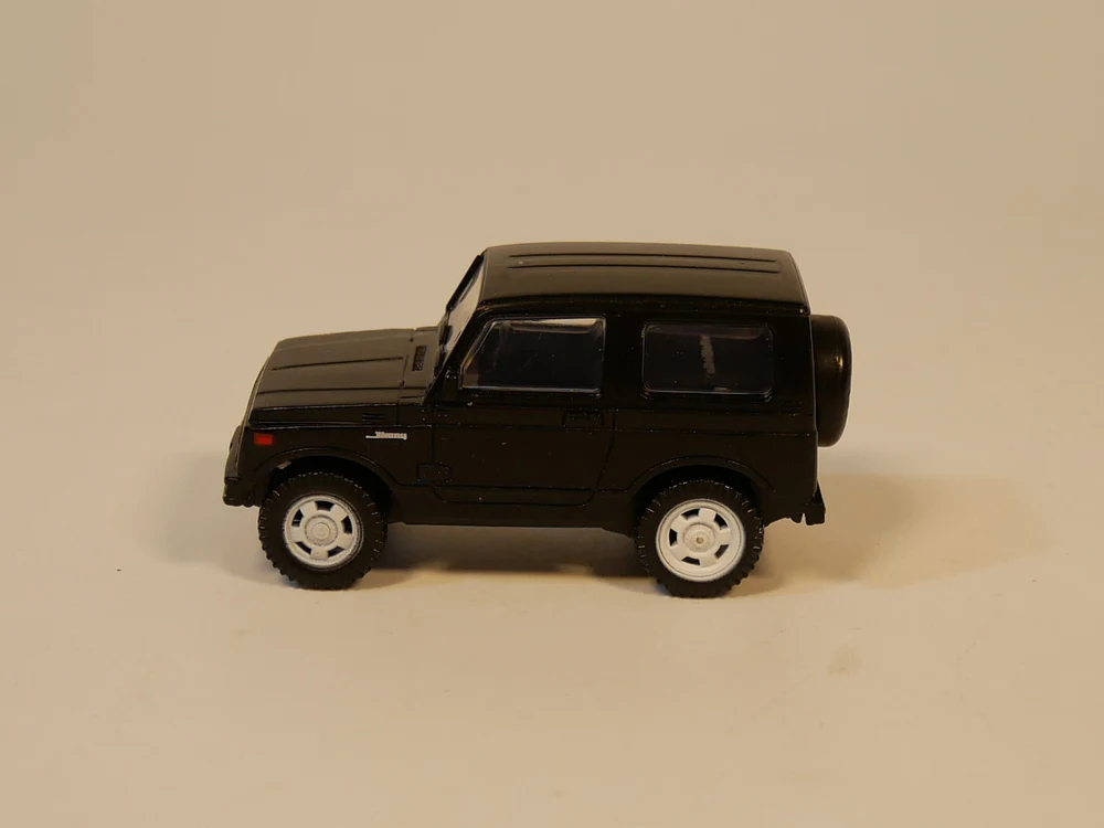 Черный AOSHIMA 1: 64 SUZUKI Jimny SJ30 модель автомобиля(пластиковый материал - Цвет: Черный