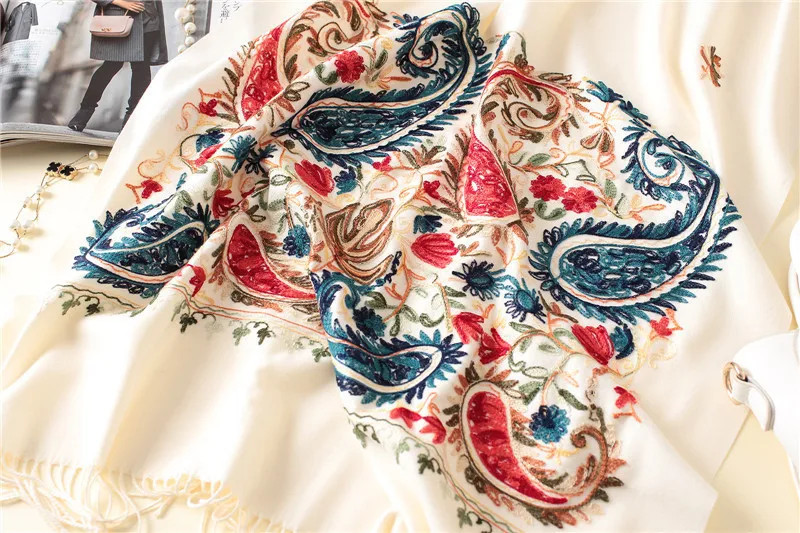 New Luxury Brand Women Scarf High Quality Embroidery Winter Cashmere Scarves Lady Shawls and Wraps Female Pashmina Echarpe