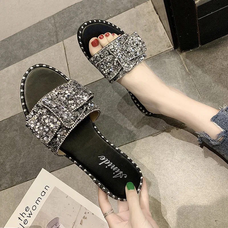 Летние женские туфли без задника Повседневное Стразы Bling слипоны снаружи тапочки шлепанцы со стразами Пляжные сланцы Дамская обувь XWT1780