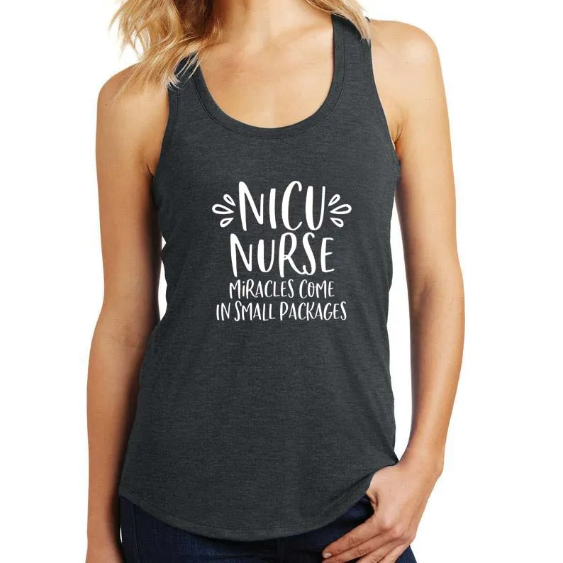 Майка NICU чудеса медсестры приходят в маленькие пакеты Графический Летний