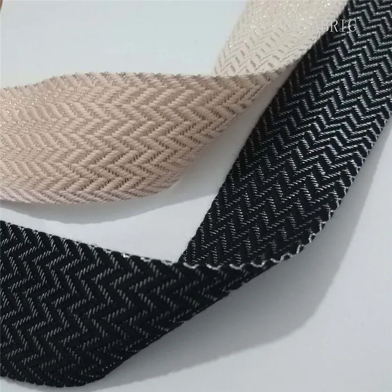 Двусторонняя тонкая хлопковая лямка с серебряной линией 1 ярд черного и розового