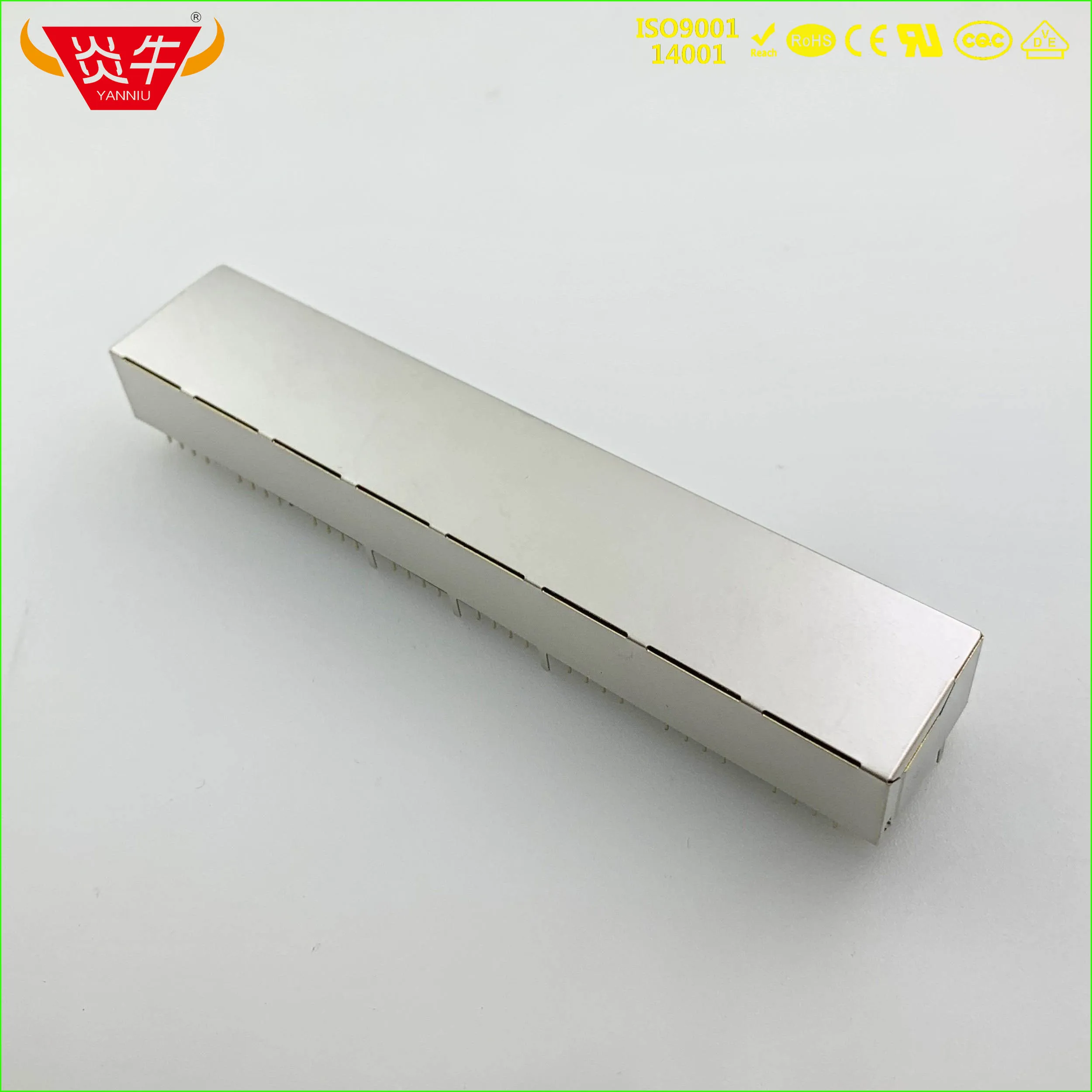 Прямоугольная сетевая розетка RJ45 1*8 8P8C однорядная с 8 отверстиями интерфейсом