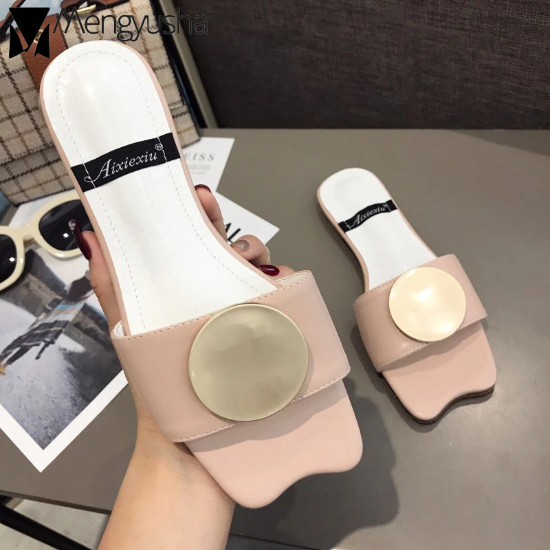 Необычные шлепанцы с открытым носком обувь для девочек металлическими дисками