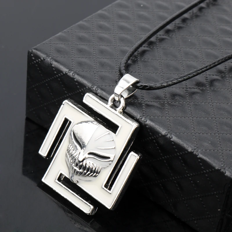 Dongsheng jewelry анимация Bleach Цепочки и ожерелья Куросаки Ичиго наполовину покрыта