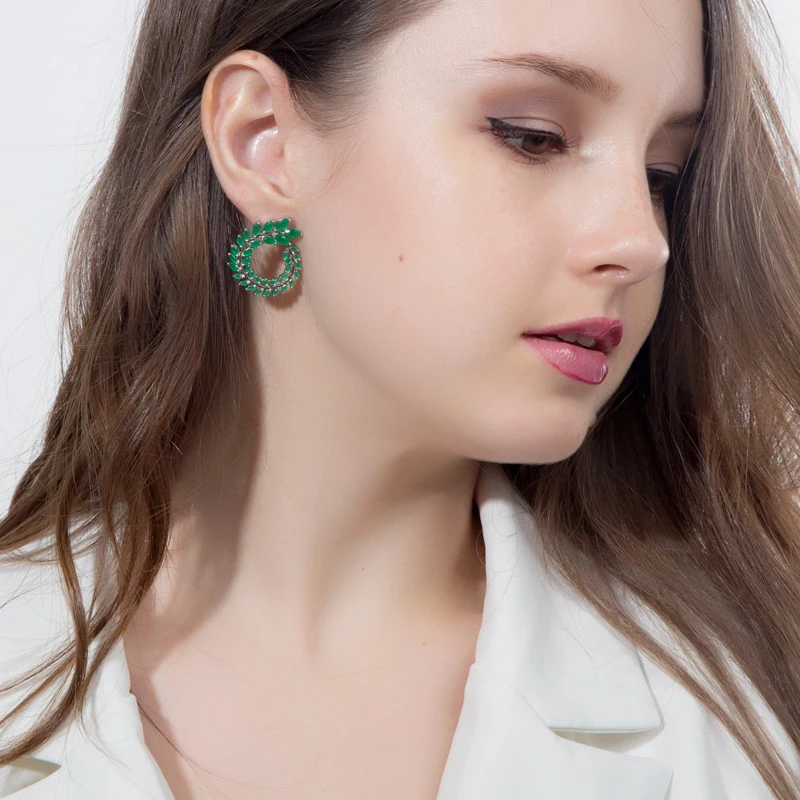 Женские вечерние серьги гвоздики Pera элегантные сережки красного цвета с