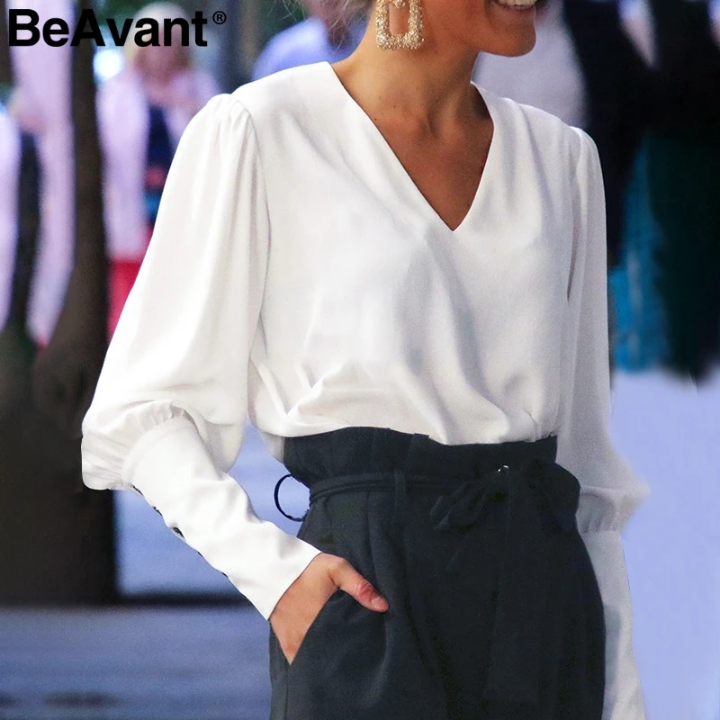 Женская винтажная блузка BeAvant белая офисная с v-образным вырезом и длинным