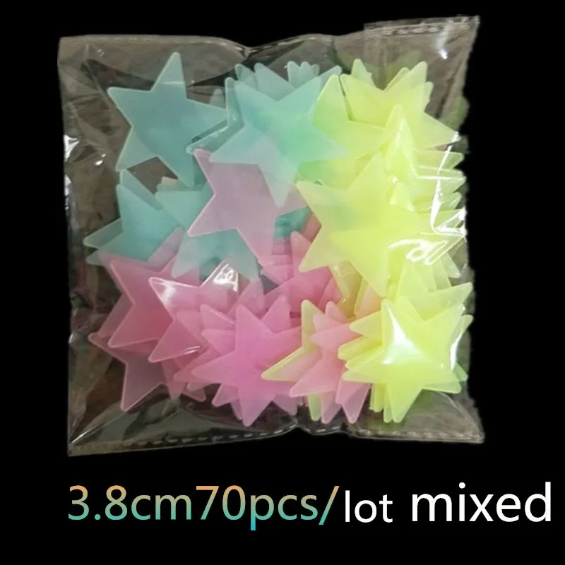 Настенные стикеры с 3 D звездами излучающие ФЛУОРЕСЦЕНТНОЕ излучение в темноте