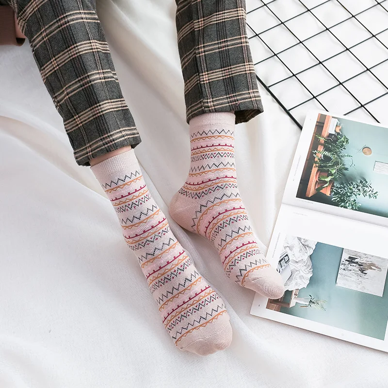 Роскошные Ulzzing радужные полосатые рисунки смешные короткие носки женские