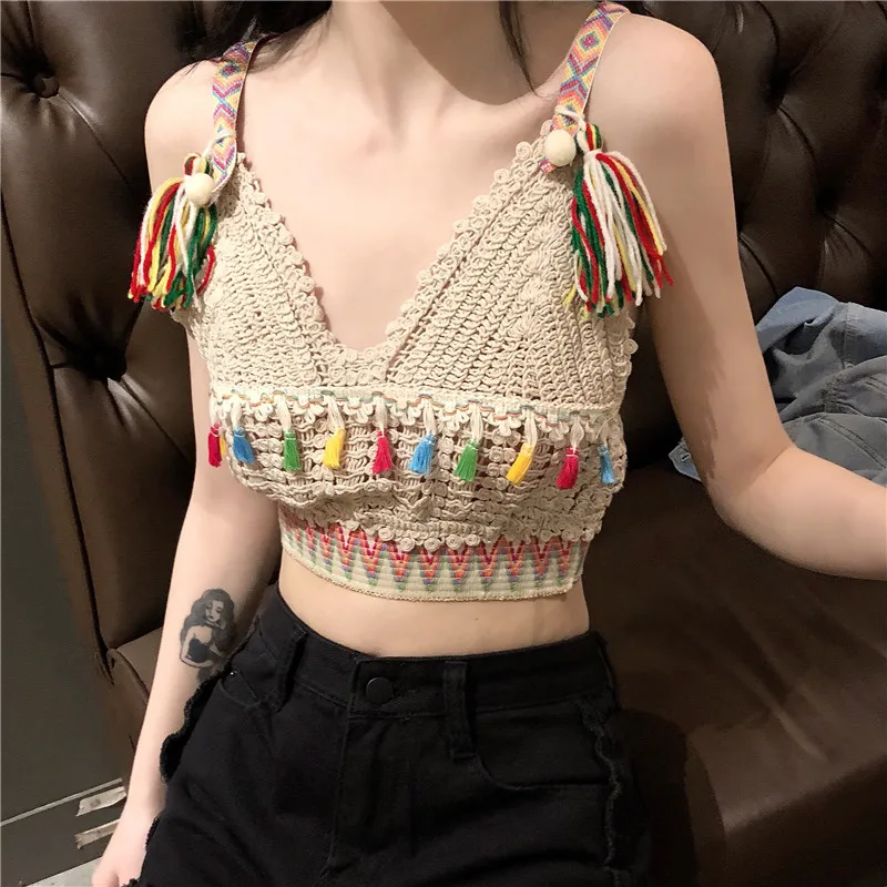 Colorfaith, новинка, женские укороченные топы, майка, весна-лето, трикотажная, с кисточками, Инди фолк, сексуальные, v-образный вырез, на бретелях, модные, для девушек, короткие, CT9040 - Цвет: Бежевый