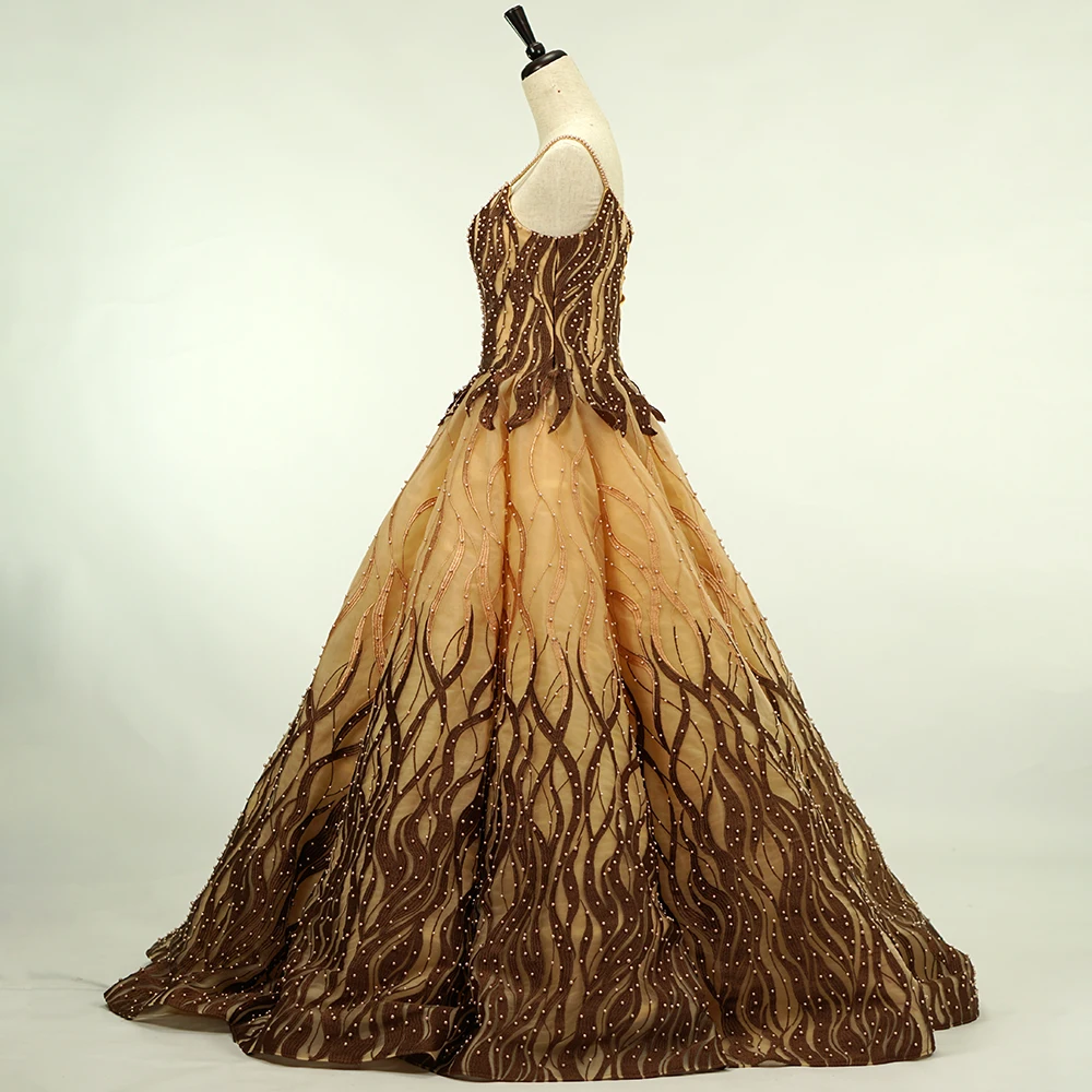 Женское свадебное платье черное облегающее на бретельках с блестками и длинным