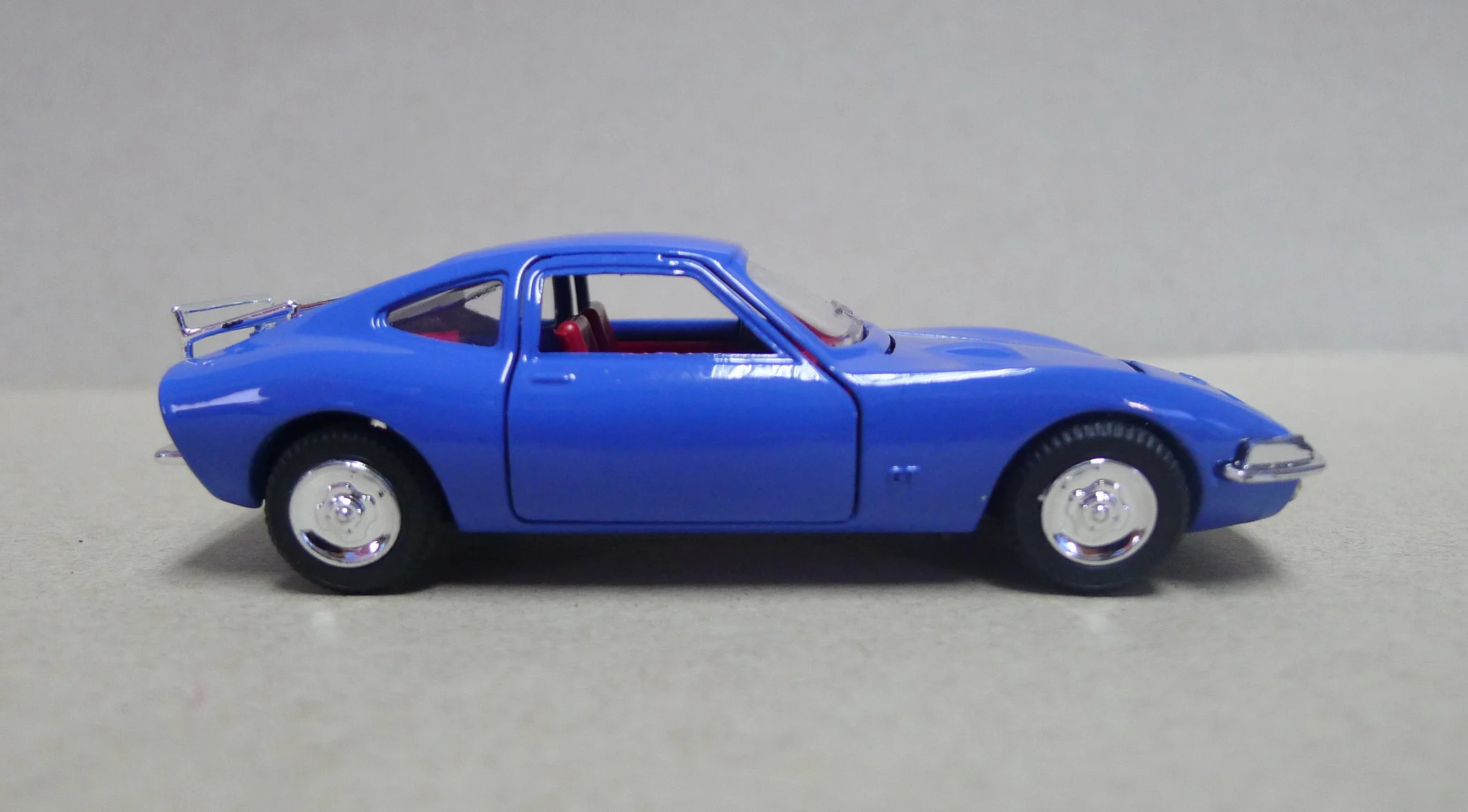 Atlas Dinky Toys 1421 OPEL GT 1900 1:43 литая модель автомобиля