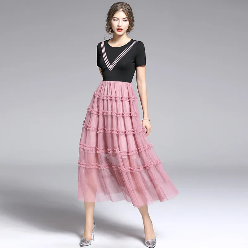 Платье женское черное розовое с треугольным вырезом на груди газовой подошвой