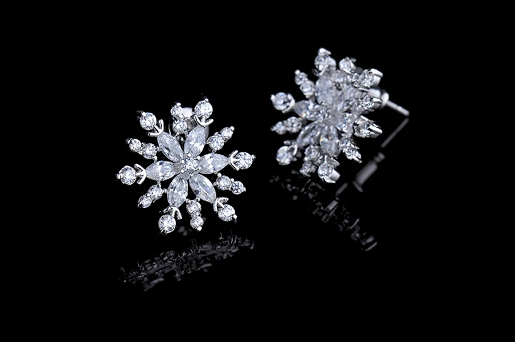 2015 новый список снежные серьги-гвоздики в форме цветка высокое качество CZ модные