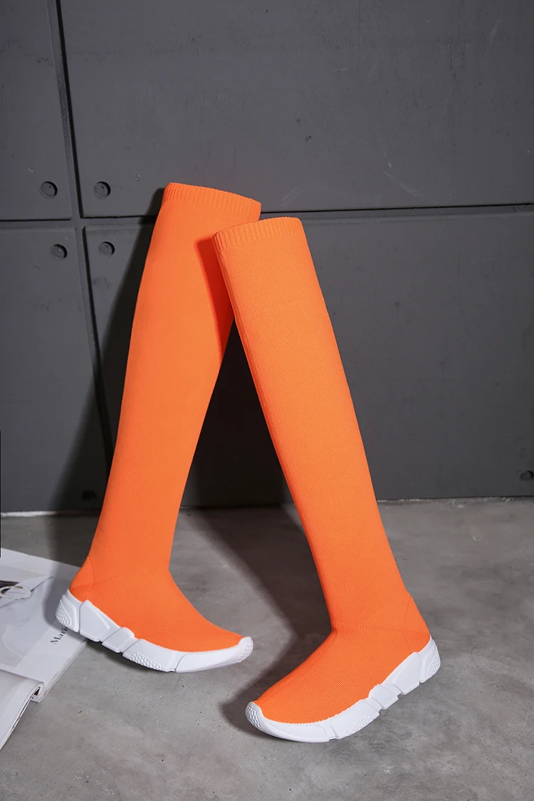 Женские сапоги-чулки выше колена; обувь на платформе; коллекция года; эластичная обувь на плоской подошве с низким каблуком; черные модные женские носки