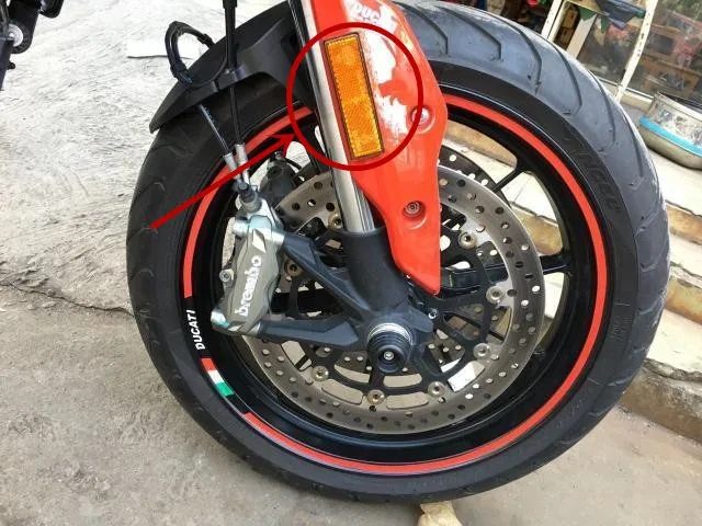Пластиковые отражатели вилки мотоцикла для Ducati, 1 пара от AliExpress WW