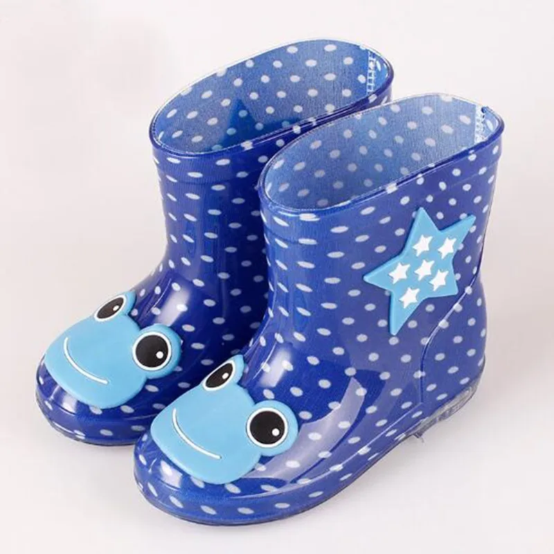 Детские резиновые сапоги для мальчиков ярких цветов с мультяшным рисунком