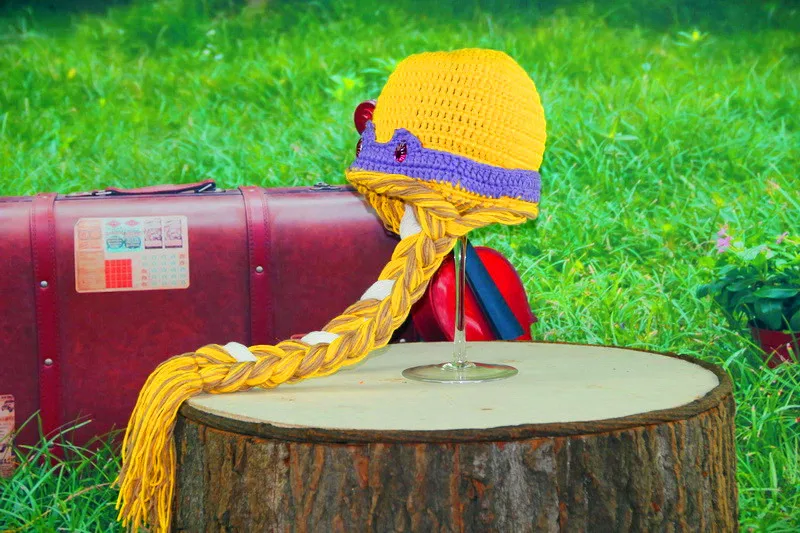 Бесплатная доставка милая вязаная крючком шапка Снежной Королевы для девочек