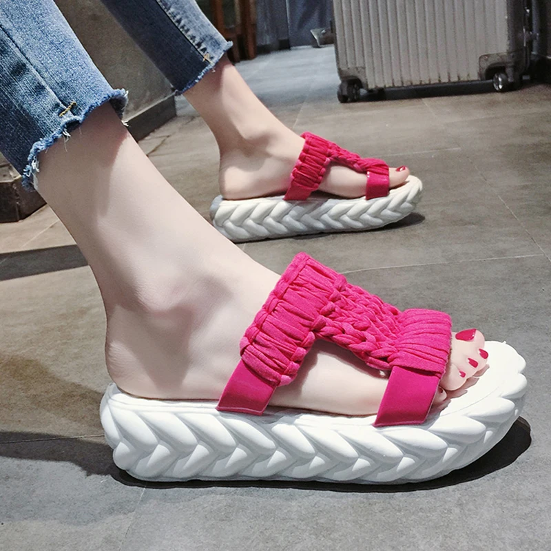 Женские пляжные шлепанцы на платформе heels588252198916 черные и белые лето 2019 | Обувь