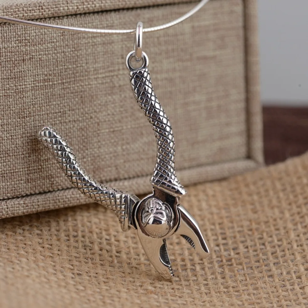 

S925 Sterling Silver Pliers Men's Styling Pendant Fashion Retro Gimmick Pendant D352