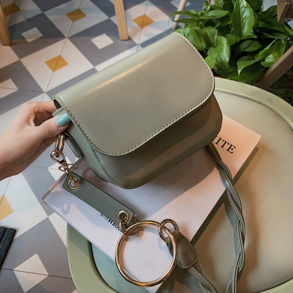 Сумка-мессенджер на одно плечо с большим кольцом 2019 | Багаж и сумки