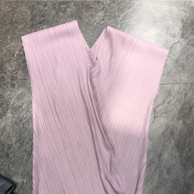 Pink purple Changpleat2019 летняя новая нерегулярная женская футболка с v-образным вырезом Miyak плиссированные модные однотонные свободные большой размер, эластичный топ футболки Tide - Цвет: Pink purple