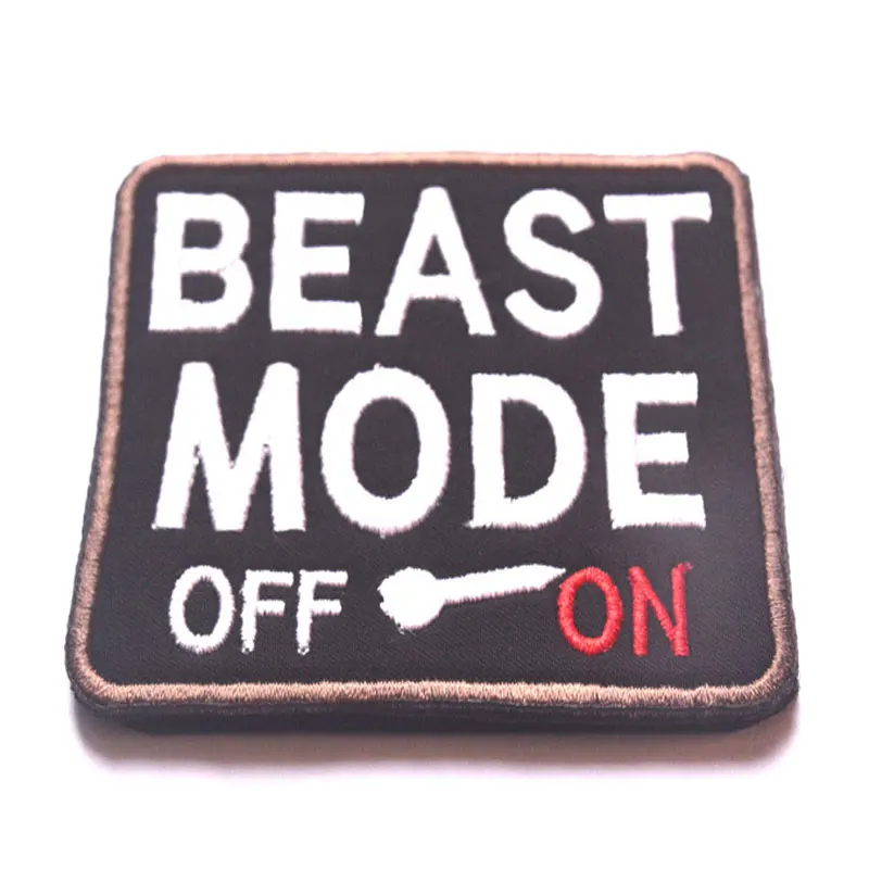 Напульсник с фурнитурой в виде зверя тактическая наружная повязка на руку