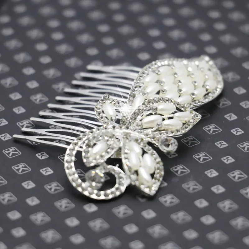 Трендовая расческа для волос с цветами и блестящими кристаллами серебряное